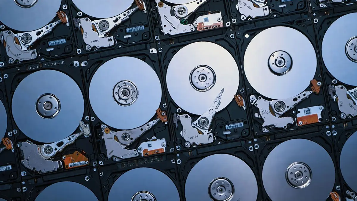 Backblaze: taxa de falha de HDD cai para 1,36% em 2025; WD diz estar praticamente esgotada para 2026