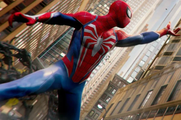 Spiderman voando pela cidade e soltando teia pelas mãos