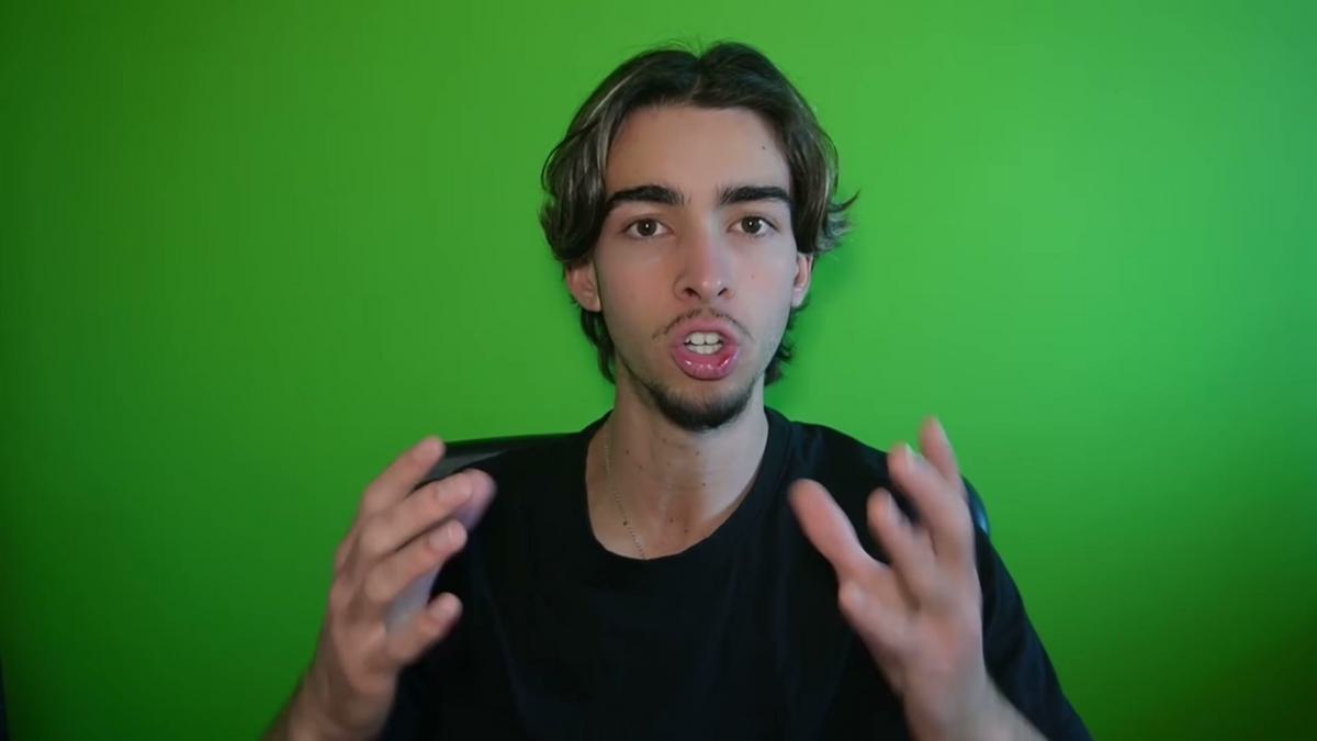 Trecho em que ele mostra o artigo oficial na tela para provar que a noticia e real