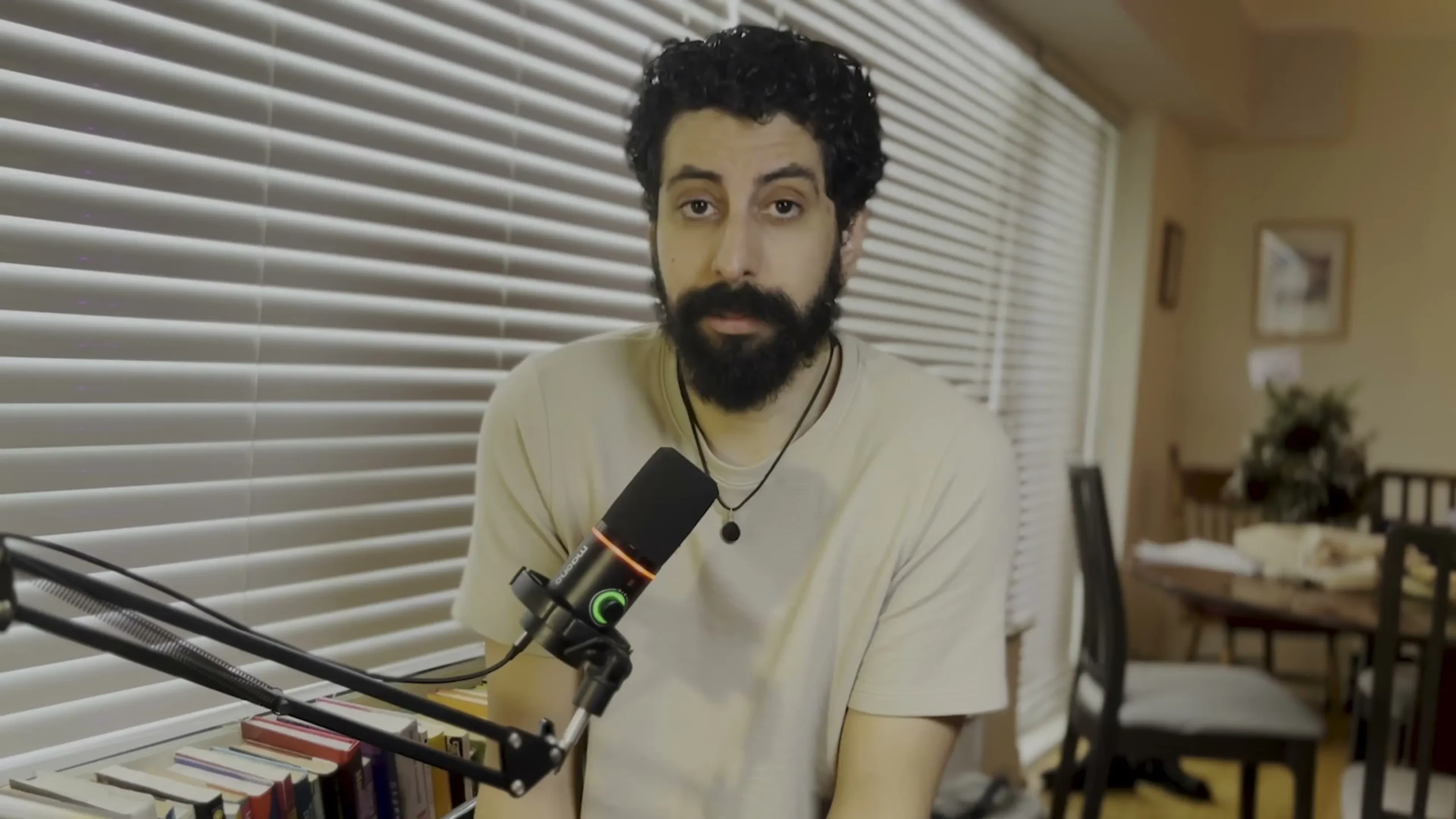 Referencia ao ComfyUI e a fluxos por nos conectados para controlar geracao com imagens e ajustes finos.