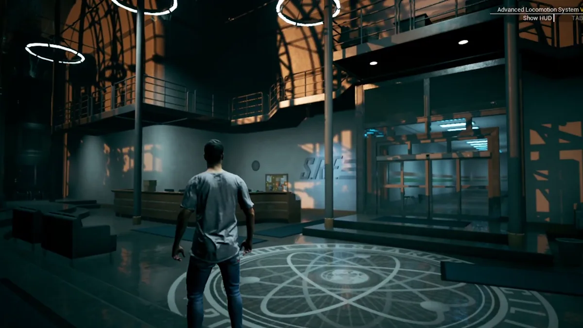 Gameplay em terceira pessoa em cenário interno de ficção científica