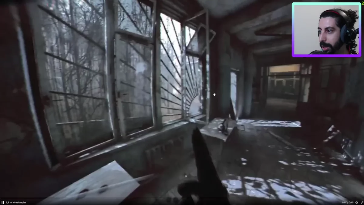 Cenário abandonado comparado com a gameplay de Unrecord