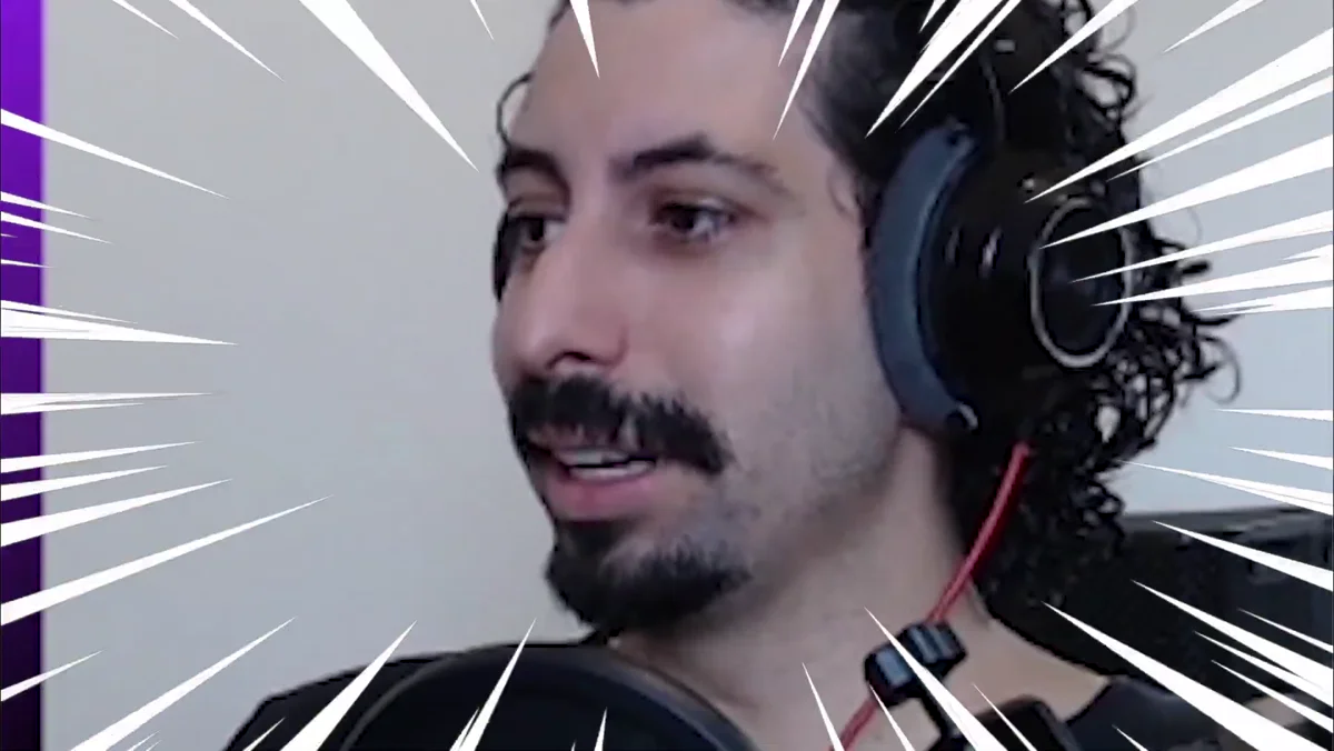 Charles perseguindo o trem nos trilhos