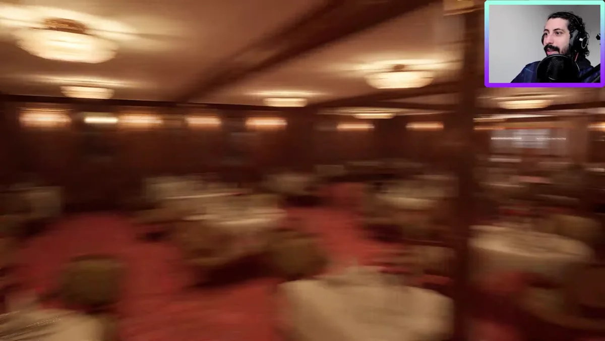 Salão interno da réplica do Titanic com decoração em 3D