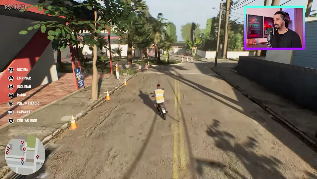 Moto circula pela cidade no Jogo 171