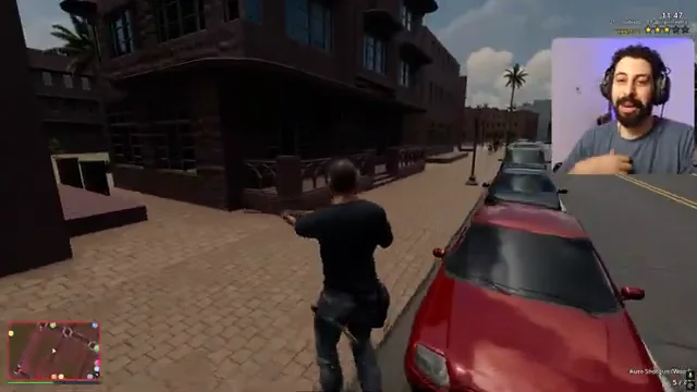 Personagem armado em terceira pessoa perto de carros na cidade
