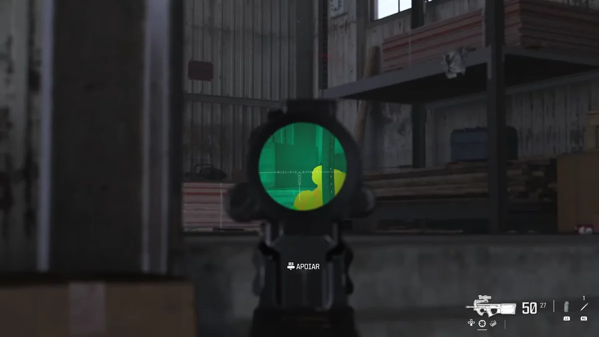 Mira térmica destacando um inimigo dentro de um galpão em Call of Duty Modern Warfare 3