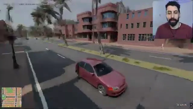 Carro trafega por avenida urbana em jogo de mundo aberto
